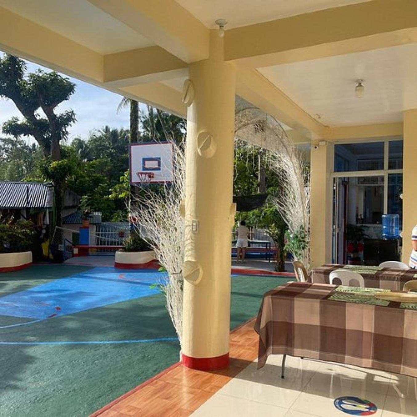 Reddoorz At S & L Apartelle Daraga Albay Legazpi Eksteriør billede